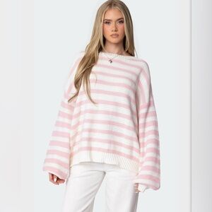 Aerin Oversized Sweater
Very much oversized but is still very cute and comfy!